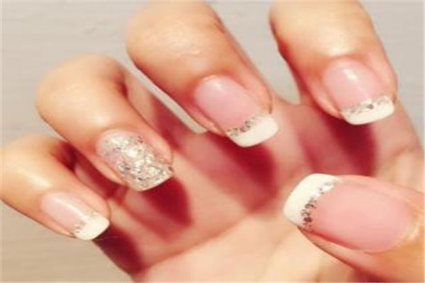 美甲可以不用光療機嗎 美甲可以管多久