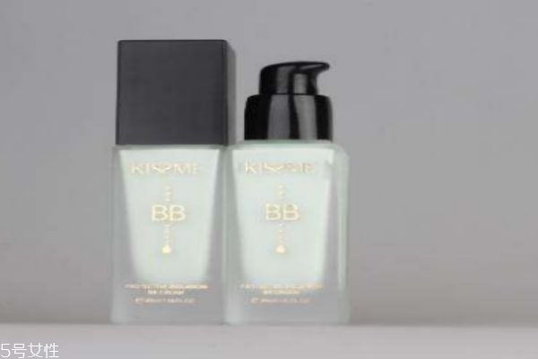 bb霜和cc霜的區(qū)別 bb霜的使用順序是什么呢 bb霜和cc霜的區(qū)別 bb霜的使用順序是什么呢