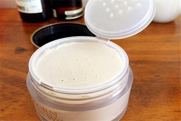 散粉用來干嘛的 散粉用在哪一步 散粉用來干嘛的 散粉用在哪一步