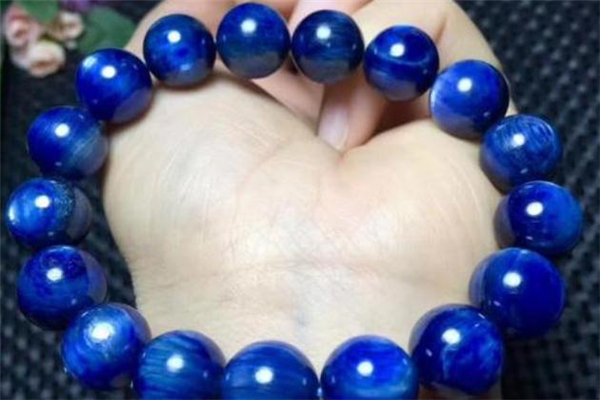 藍(lán)晶石是什么寶石 藍(lán)晶石的功效與作用 藍(lán)晶石是什么寶石 藍(lán)晶石的功效與作用