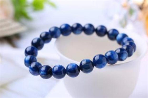 藍(lán)晶石是什么寶石 藍(lán)晶石的功效與作用 藍(lán)晶石是什么寶石 藍(lán)晶石的功效與作用