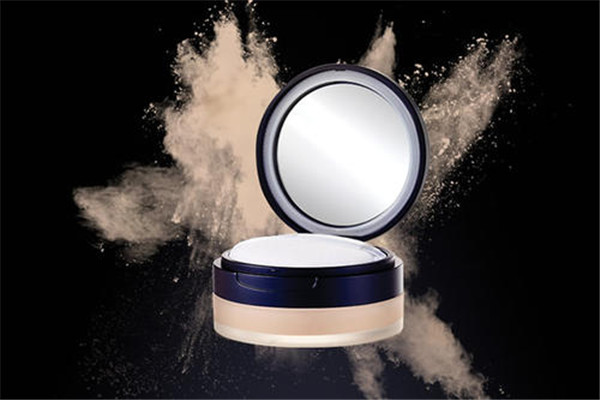 散粉是妝前還是妝后 散粉用在粉底液之后比較好 散粉是妝前還是妝后 散粉用在粉底液之后比較好