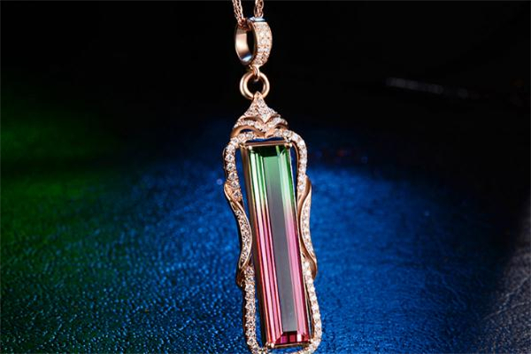 西瓜碧璽和糖果碧璽哪個(gè)好 西瓜碧璽什么顏色最珍貴 西瓜碧璽和糖果碧璽哪個(gè)好 西瓜碧璽什么顏色最珍貴