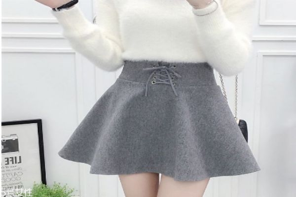 短裙應(yīng)該怎么搭配呢 短裙怎么穿好看呢 短裙應(yīng)該怎么搭配呢 短裙怎么穿好看呢