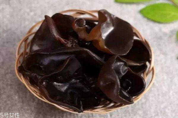 木耳有什么營養(yǎng)價值呢 吃木耳有什么好處呢 木耳有什么營養(yǎng)價值呢 吃木耳有什么好處呢