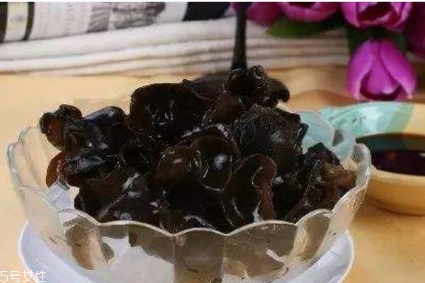木耳有什么營養(yǎng)價值呢 吃木耳有什么好處呢 木耳有什么營養(yǎng)價值呢 吃木耳有什么好處呢