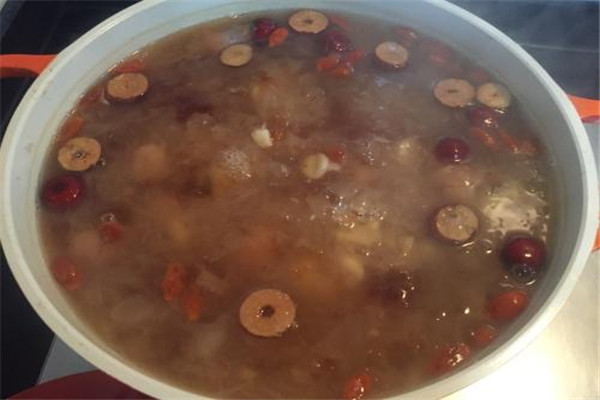 蓮子吃多了會上火嗎 蓮子吃了會不會上火 蓮子吃多了會上火嗎 蓮子吃了會不會上火