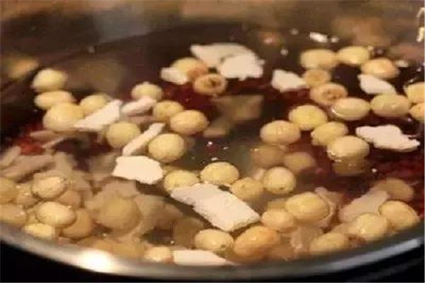 蓮子可以和什么一起煮 蓮子不建議多吃 蓮子可以和什么一起煮 蓮子不建議多吃