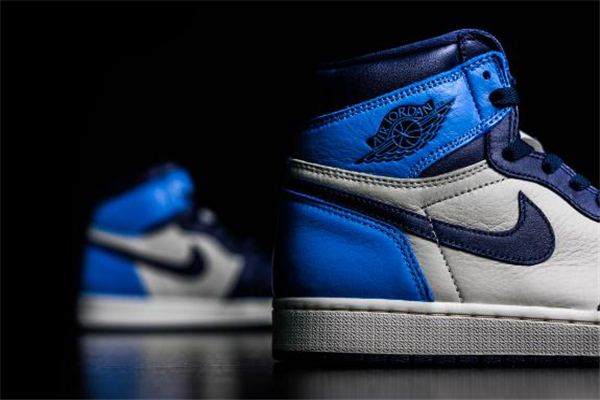 aj1黑曜石北卡藍(lán)開箱測評 aj1北卡藍(lán)黑曜石上腳效果 aj1黑曜石北卡藍(lán)開箱測評 aj1北卡藍(lán)黑曜石上腳效果