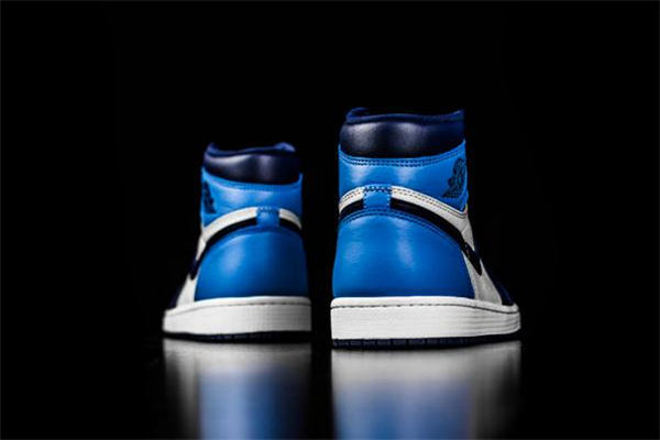 aj1黑曜石北卡藍(lán)開箱測評 aj1北卡藍(lán)黑曜石上腳效果 aj1黑曜石北卡藍(lán)開箱測評 aj1北卡藍(lán)黑曜石上腳效果