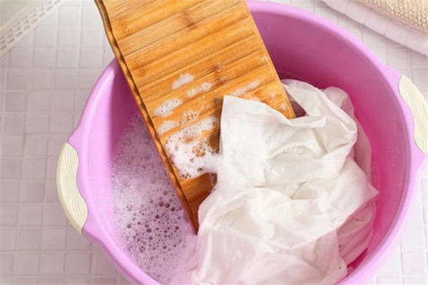 小蘇打洗衣服會(huì)褪色嗎 小蘇打可以洗有顏色的衣服嗎 小蘇打洗衣服會(huì)褪色嗎 小蘇打可以洗有顏色的衣服嗎