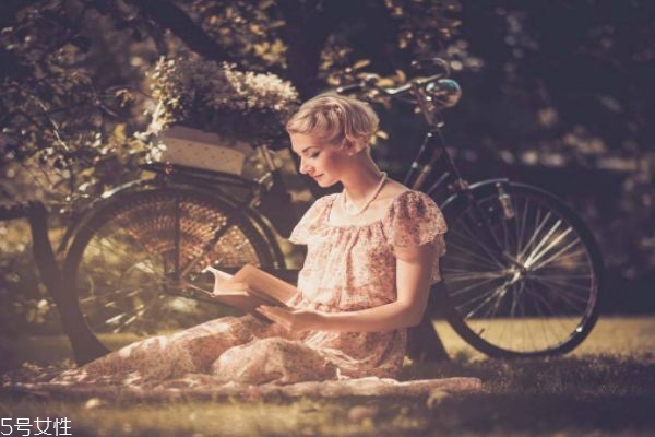 裸妝適合什么場(chǎng)合呢 裸妝怎么畫(huà)好看呢 裸妝適合什么場(chǎng)合呢 裸妝怎么畫(huà)好看呢