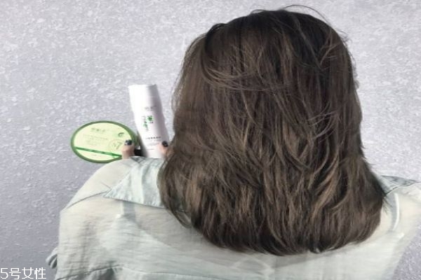 怎么樣正確護(hù)發(fā)呢 頭發(fā)分叉怎么辦呢 怎么樣正確護(hù)發(fā)呢 頭發(fā)分叉怎么辦呢