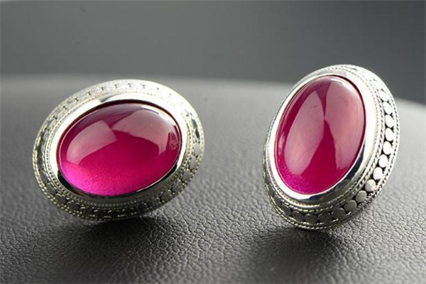 紅剛玉是什么 紅剛玉的功效與作用 紅剛玉是什么 紅剛玉的功效與作用