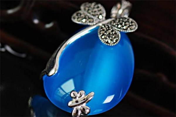 貓眼石和虎眼石的區(qū)別 貓眼石和虎眼石哪個(gè)好 貓眼石和虎眼石的區(qū)別 貓眼石和虎眼石哪個(gè)好