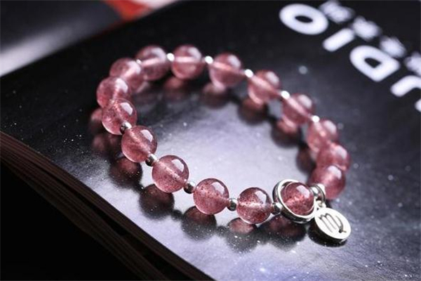 草莓晶真的會招桃花嗎 草莓晶招桃花有用嗎 草莓晶真的會招桃花嗎 草莓晶招桃花有用嗎