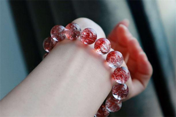 怎么看草莓晶真假 草莓晶手鏈真假辨別 怎么看草莓晶真假 草莓晶手鏈真假辨別