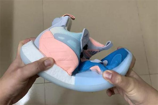 阿迪達(dá)斯zone boost和marquee boost哪個好 對比測評 阿迪達(dá)斯zone boost和marquee boost哪個好 對比測評