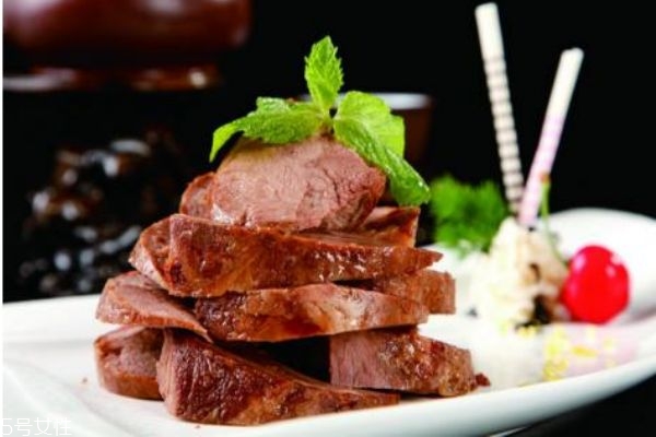 牛肉有什么營養(yǎng)價值呢 牛肉的熱量是多高呢 牛肉有什么營養(yǎng)價值呢 牛肉的熱量是多高呢