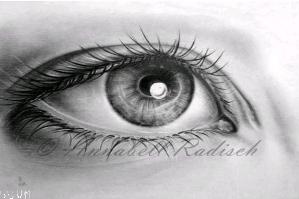 戴眼鏡會使眼睛越來越小嗎 為什么越長大眼睛越小呢 戴眼鏡會使眼睛越來越小嗎 為什么越長大眼睛越小呢