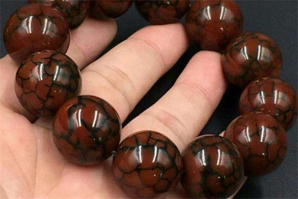 龍紋瑪瑙是人造的嗎 龍紋瑪瑙產地在哪里