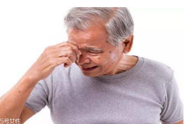 什么是偏頭痛呢 為什么會(huì)偏頭痛呢 什么是偏頭痛呢 為什么會(huì)偏頭痛呢