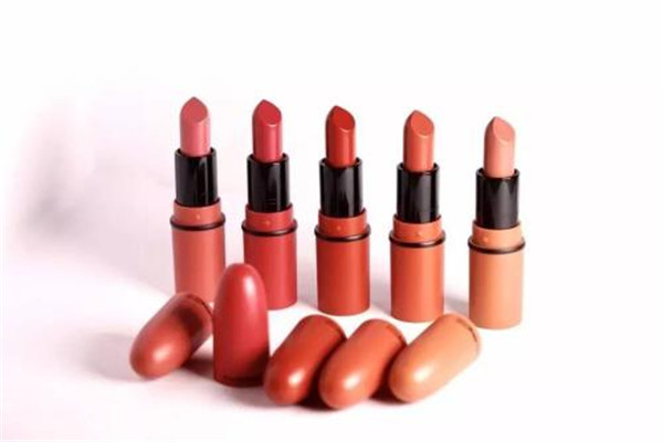 最適合素顏的口紅是什么 什么顏色口紅適合素顏 最適合素顏的口紅是什么 什么顏色口紅適合素顏