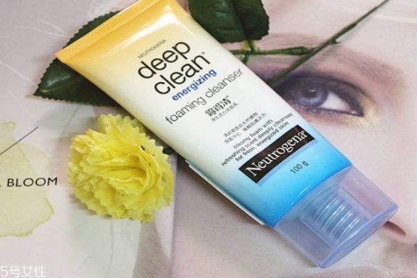 露得清的洗面奶怎么樣呢 露得清的洗面奶適合什么人群呢 露得清的洗面奶怎么樣呢 露得清的洗面奶適合什么人群呢