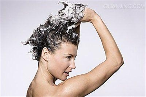 頭發(fā)沒有營養(yǎng)怎么辦 頭發(fā)沒有營養(yǎng)什么表現(xiàn) 頭發(fā)沒有營養(yǎng)怎么辦 頭發(fā)沒有營養(yǎng)什么表現(xiàn)