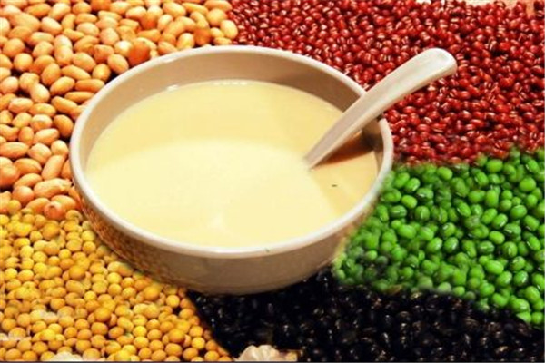 喝豆?jié){會胖嗎 豆?jié){并不會導(dǎo)致發(fā)胖 喝豆?jié){會胖嗎 豆?jié){并不會導(dǎo)致發(fā)胖