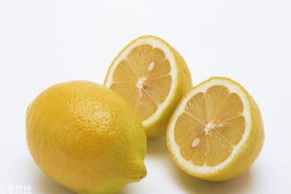 用檸檬美容護(hù)膚的小技巧 檸檬美容的正確方法 用檸檬美容護(hù)膚的小技巧 檸檬美容的正確方法