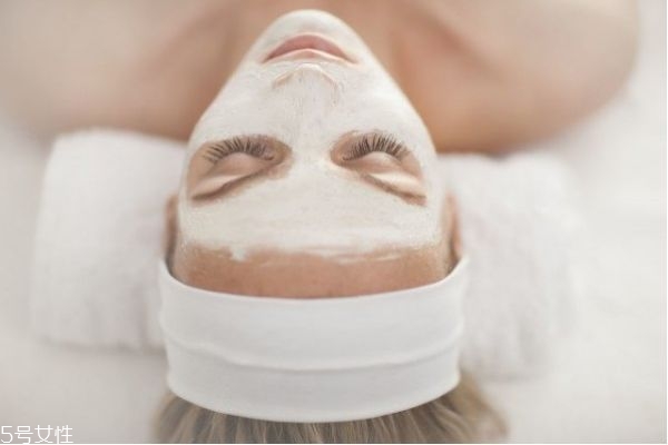 怎樣自制祛痘面膜 解決臉上長痘的方法 怎樣自制祛痘面膜 解決臉上長痘的方法