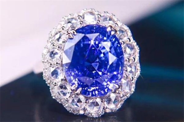 緬甸藍(lán)寶石一克拉價(jià)格 緬甸藍(lán)寶石多少錢(qián)一克 緬甸藍(lán)寶石一克拉價(jià)格 緬甸藍(lán)寶石多少錢(qián)一克