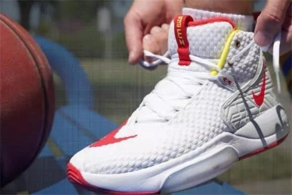 耐克zoom rize實(shí)戰(zhàn)測評-zoom rize適合什么位置 耐克zoom rize實(shí)戰(zhàn)測評-zoom rize適合什么位置