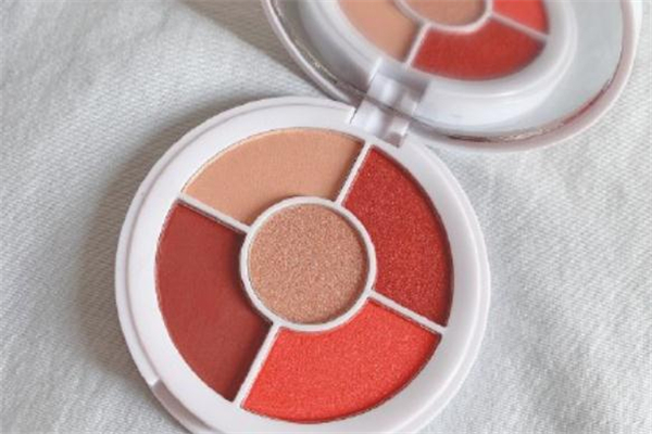 甜甜圈眼影是什么牌子 甜甜圈眼影在哪買 甜甜圈眼影是什么牌子 甜甜圈眼影在哪買