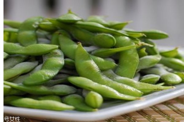 什么是毛豆呢 毛豆有什么營(yíng)養(yǎng)價(jià)值呢 什么是毛豆呢 毛豆有什么營(yíng)養(yǎng)價(jià)值呢