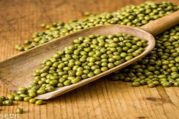 什么是綠豆呢 綠豆有什么營(yíng)養(yǎng)價(jià)值呢 什么是綠豆呢 綠豆有什么營(yíng)養(yǎng)價(jià)值呢