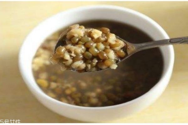 什么是綠豆呢 綠豆有什么營(yíng)養(yǎng)價(jià)值呢 什么是綠豆呢 綠豆有什么營(yíng)養(yǎng)價(jià)值呢