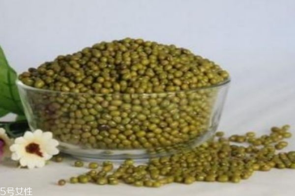 什么是綠豆呢 綠豆有什么營(yíng)養(yǎng)價(jià)值呢 什么是綠豆呢 綠豆有什么營(yíng)養(yǎng)價(jià)值呢