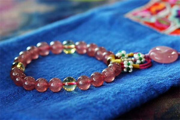 草莓晶可以和黑曜石一起戴嗎 草莓晶和黑曜石一起戴好嗎 草莓晶可以和黑曜石一起戴嗎 草莓晶和黑曜石一起戴好嗎