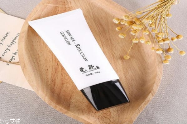 比較好的氨基酸的洗面奶有什么品牌呢 敏感肌可以使用洗面奶嗎 比較好的氨基酸的洗面奶有什么品牌呢 敏感肌可以使用洗面奶嗎