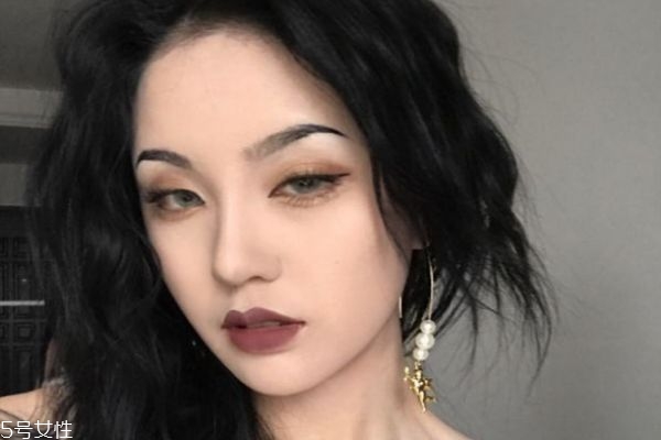 如何打造歐美妝 好看的歐美妝教程 如何打造歐美妝 好看的歐美妝教程
