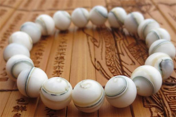 硨磲手鏈有什么寓意 佩戴硨磲手鏈的意義 硨磲手鏈有什么寓意 佩戴硨磲手鏈的意義