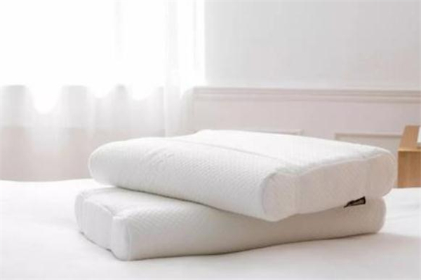 乳膠枕頭洗了怎么弄干 乳膠枕能用洗衣機甩干嗎 乳膠枕頭洗了怎么弄干 乳膠枕能用洗衣機甩干嗎