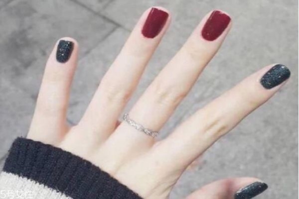 今年流行什么顏色的美甲 冬天氣質(zhì)美甲教程 今年流行什么顏色的美甲 冬天氣質(zhì)美甲教程