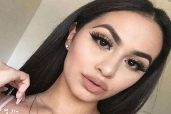 歐美妝技巧有哪些 畫(huà)歐美妝要注意哪些事項(xiàng) 歐美妝技巧有哪些 畫(huà)歐美妝要注意哪些事項(xiàng)