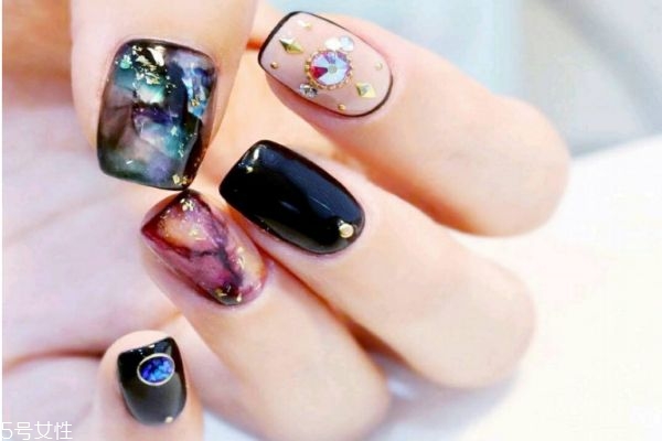 暈染美甲有哪些 線條暈染美甲教程 暈染美甲有哪些 線條暈染美甲教程