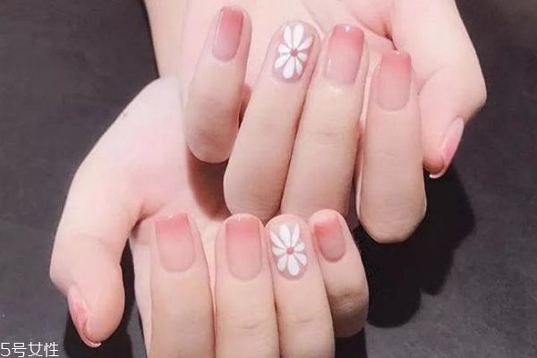 抖音最火的美甲 今年最流行的美甲圖片 抖音最火的美甲 今年最流行的美甲圖片