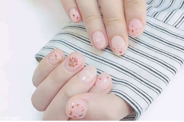 抖音最火的美甲 今年最流行的美甲圖片 抖音最火的美甲 今年最流行的美甲圖片
