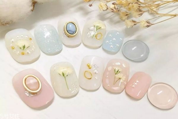 抖音最火的美甲 今年最流行的美甲圖片 抖音最火的美甲 今年最流行的美甲圖片